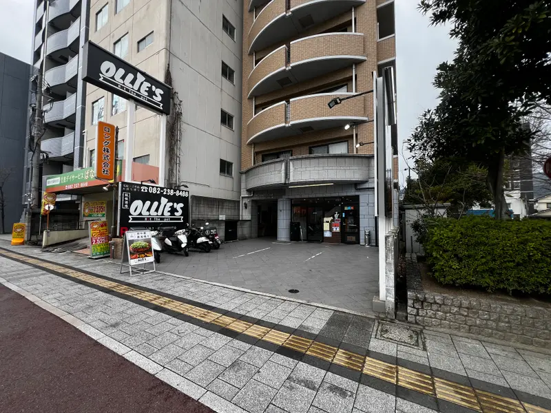 OLLIE`S 横川店 外観